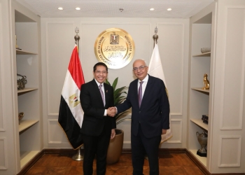 «حجازي» يبحث مع الوزير الثاني السنغافوري للشئون الخارجية والتعليم تعزيز التعاون بمجال التطوير