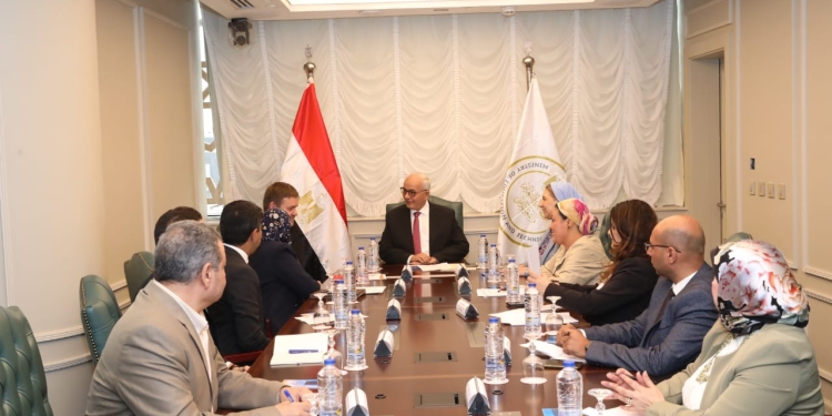 «حجازي» يبحث مع مدير المجلس الثقافي البريطاني تعزيز آليات التعاون لدعم التعليم في مصر