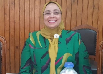 الخشت يكلف الدكتورة لبنى فريد للقيام بأعمال عميد كلية التجارة
