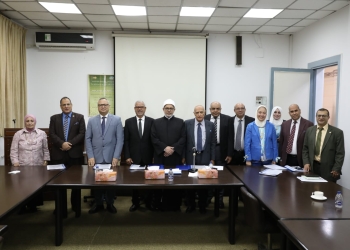 رئيس جامعة الأزهر يشيد بجهود المركز الدولي للدراسات والبحوث السكانية