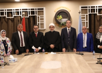 رئيس جامعة الأزهر يلتقي وفود هيئة ضمان الجودة لزيارة برنامجي: الفيزياء الخاصة والنووية