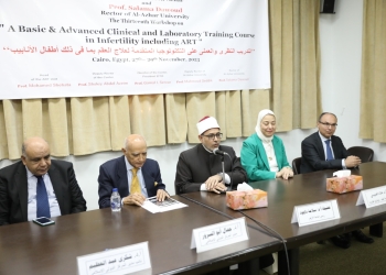 رئيس جامعة الأزهر يفتتح الدورة التدريبية حول التكنولوجيا المتقدمة لعلاج العقم