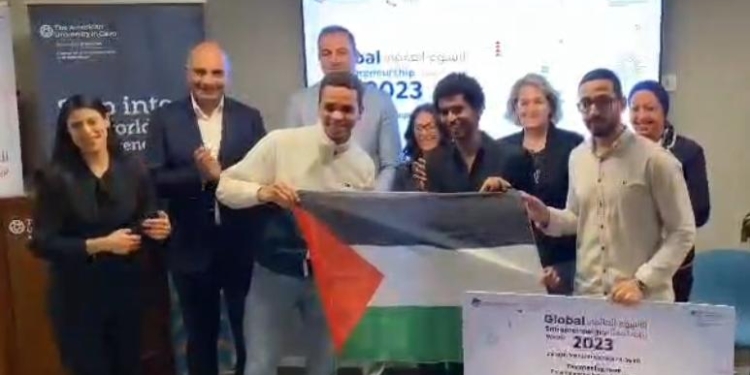 زراعة عين شمس تحصد المركز الأول بمسابقة “هاكاثون AUC”