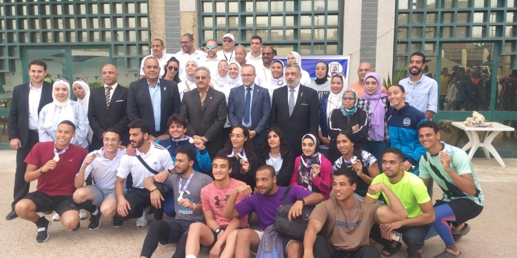 انطلاق بطولة السباحة بالزعانف للجامعات والمعاهد العليا