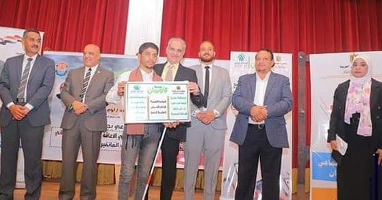 التضامن الإجتماعى توزع أجهزة “لاب توب” للطلاب ذوى الهمم البصرية بجامعة أسوان