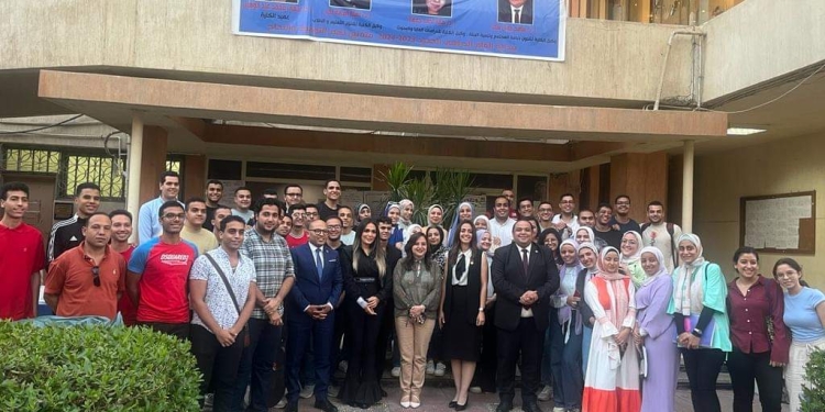 سياحة وفنادق حلوان تنظم ورشة تعريفية للطلاب لتأهيلهم لسوق العمل