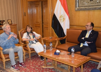 رئيس جامعة حلوان يستقبل وفدًا من جامعة غرناطة الإسبانية لتعزيز التعاون الدولي