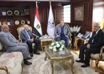 محافظ بنى سويف يلتقى "الزناتي" لتعزيز الخدمات المقدمة للمعلمين