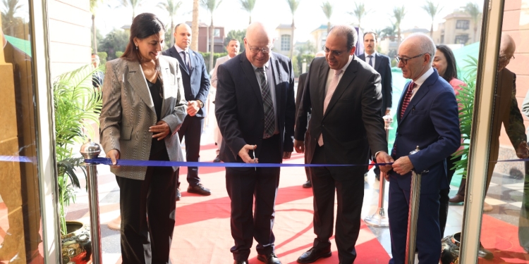 افتتاح مبنى كية التمريض بالجامعة البريطانية