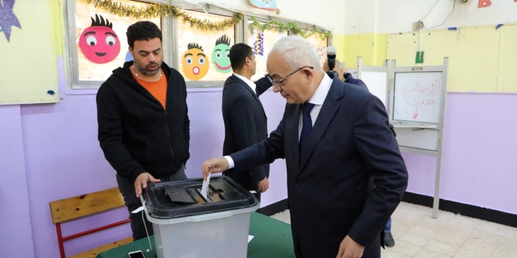 وزير التعليم يدلى بصوته في الانتخابات الرئاسية 2024