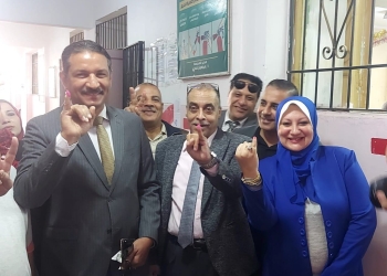 وكيل تعليم الجيزة يدلى بصوته بالانتخابات الرئاسية بمدرسة الفؤاد