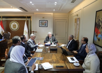 ابرزها تحديد  سبب سرطان الكبد والبنكرياس..عاشور يلتقي بعدد من الباحثين لعرض مشروعاتهم البحثية