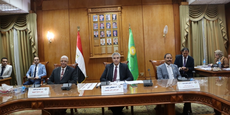 تفاصيل الاجتماع الدوري للمجلس الأعلى لشئون خدمة المجتمع بالجامعات