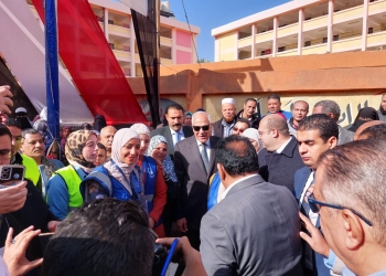 محافظ الجيزة يتفقد مقار اللجان الانتخابية بأبو النمرس والحوامدية والبدرشين