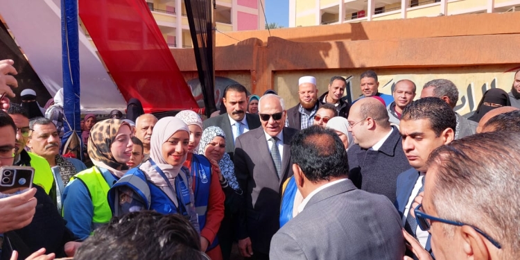 محافظ الجيزة يتفقد مقار اللجان الانتخابية بأبو النمرس والحوامدية والبدرشين