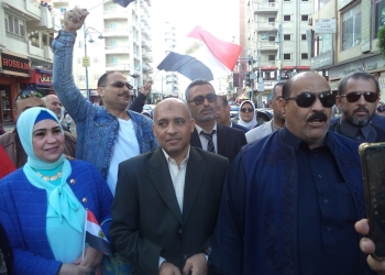  وكيل تعليم مطروح يقود مسيرة حاشدة للمعلمين للتصويت بالانتخابات الرئاسية