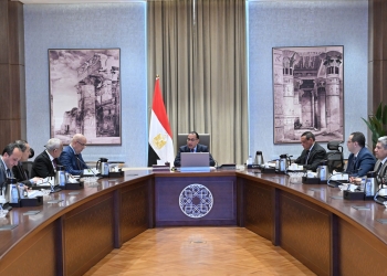 رئيس الوزراء يتابع جهود التوسع في إقامة مدارس "المتفوقين" و "النيل" و "اليابانية"