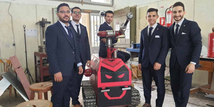 فريق طلابى بجامعة المنصورة يفوز بالمركز الأول لإبتكار روبوت لإطفاء الحرائق