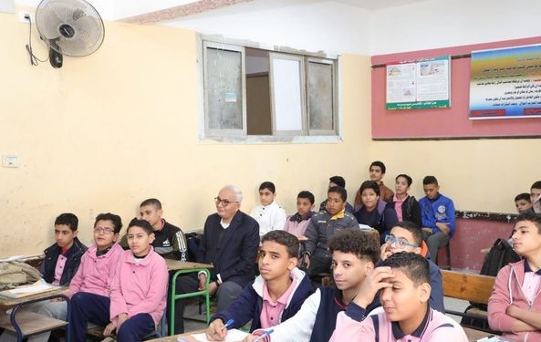 وزير التعليم: لابد من جذب المرأة الأمية للتعليم والقضاء على إحساسها بالقلق