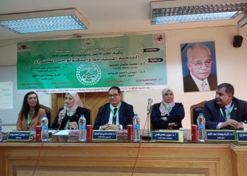 التنمية المستدامة والتكنولوجيا الخضراء في ندوة بكلية الدراسات العليا للتربية بجامعة القاهرة