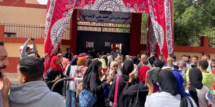 قيادات وعاملين جامعة أسوان يشاركوا في الإنتخابات الرئاسية