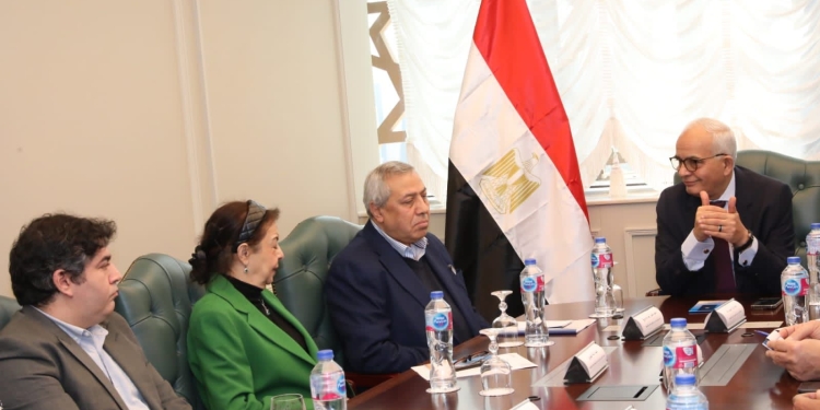 حجازي يبحث مع وفد الوكالة الأمريكية للتنمية الإعداد لعقد مؤتمر عن نظام تعليم "STEM"