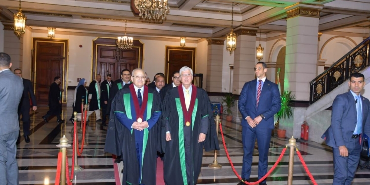 وزير التعليم العالي يكشف تفاصيل تحالف الجامعات