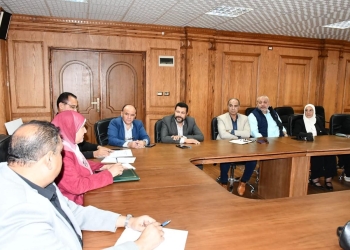 مجلس جامعة قناة السويس يناقش آليات انضمام العاملين بمنظومة التأمين الصحي الشامل