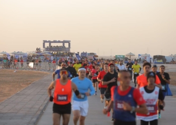 بمشاركة 4000 متسابق.. وزير الرياضة يطلق إشارة البدء لنصف ماراثون الأهرامات