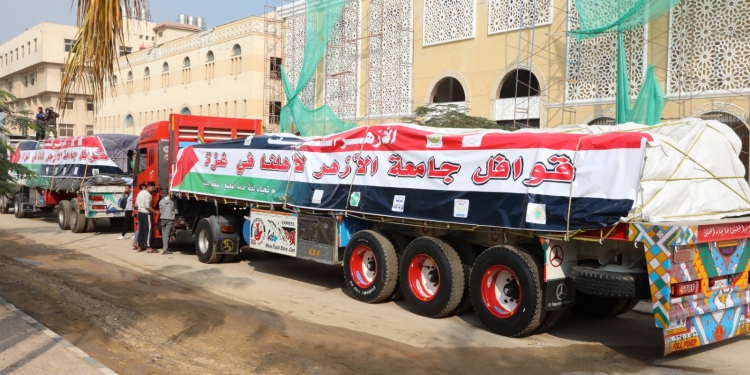 جامعة الأزهر تطلق قافلة المساعدات الإنسانية الثانية للأشقاء في غزة