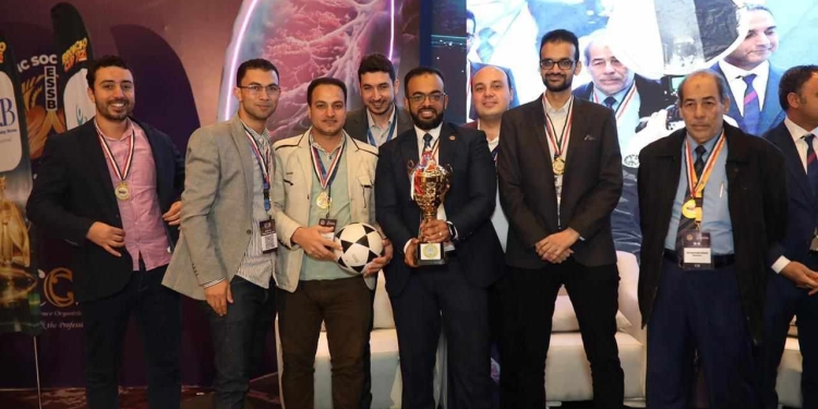 قسم الأمراض الصدرية بكلية طب بنين الأزهر بالقاهرة يفوز بالمركز الأول على الجامعات المصرية