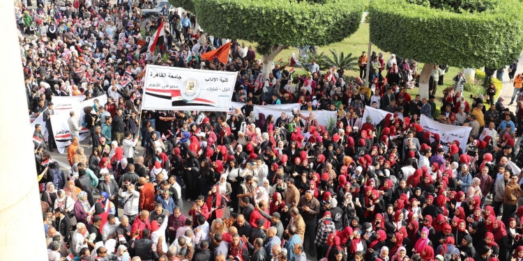 جامعة القاهرة تواصل تنظيم مسيرات حاشدة من منتسبيها للإدلاء بأصواتهم في انتخابات الرئاسة المصرية 2024