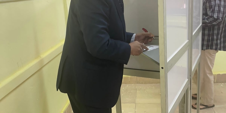 نائب رئيس جامعة الأزهر: المشاركة في الانتخابات الرئاسية تحافظ على أمن الوطن واستقراره