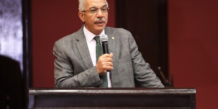 نائب رئيس جامعة الأزهر للدفعة 23طب: عليكم بتحمل أمانة القسم والحفاظ على أسرار مرضاكم