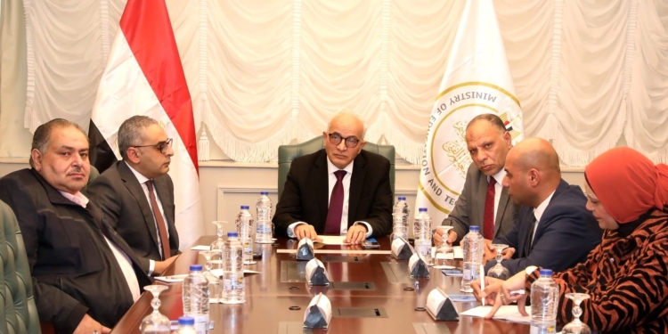 «حجازي» يوجه بتوفير نسخ مدمجة للبرامج على المنصات وقنوات مدرستنا