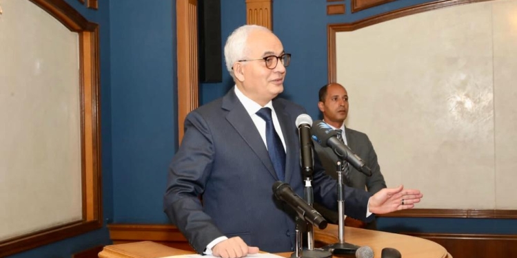 التربية والتعليم: تسجيل بيانات الطلاب الكترونياً وتطبيق الغياب الإليكتروني