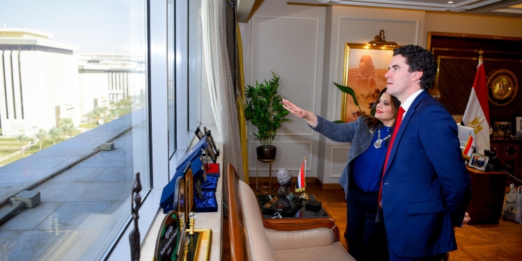 وزيرة الهجرة مع نائب وزير الهجرة الاسترالى