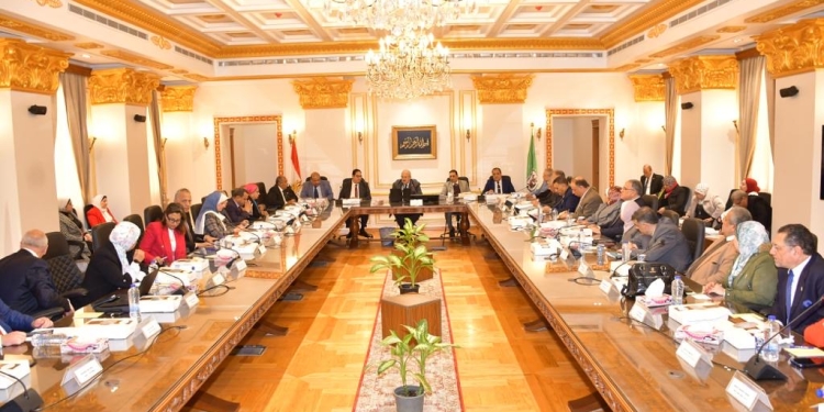 مجلس الجامعة يقدم التهنئة للرئيس السيسي بمناسبة فوزه بفترة رئاسية جديدة تنعم فيها مصر بالأمن والاستقرار