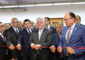 وزيرا التعليم العالي والشباب يفتتحا نادي جامعة حلوان ويتفقدون بعض منشآته الرياضية