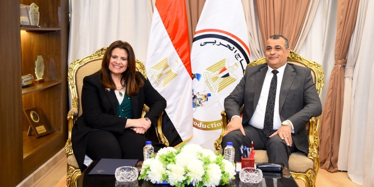 وزير الانتاج الحربى يستقبل وزيرة الهجرة