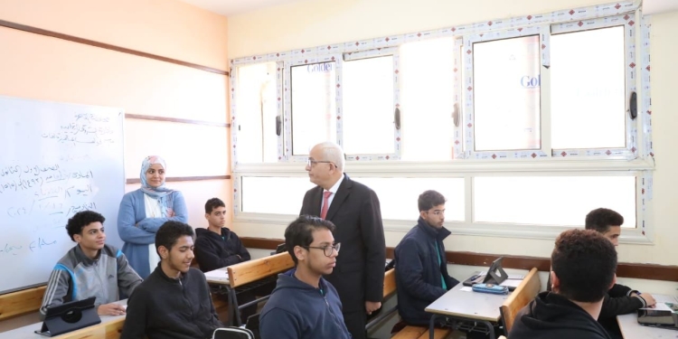  الثانوية العامة 2024.. أمهات مصر: هواتف وسماعات أمام اللجان والأهالي خالفوا التعليمات