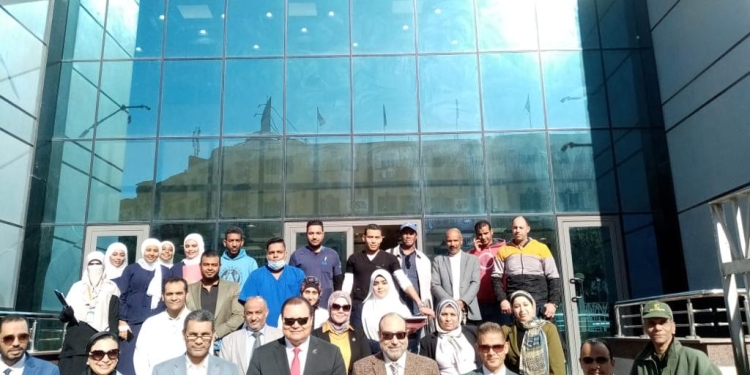 وفد هيئة الرقابة  بالتامين الصحي الشامل يزور مستشفي الباطني التخصصي جامعة أسوان