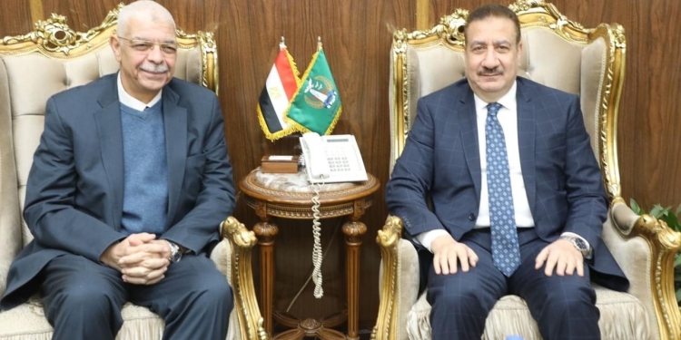 رئيس جامعة المنوفية  يبحث مع المحافظ خطة تطوير معهد الكبد وانشاء المدينة الطبية