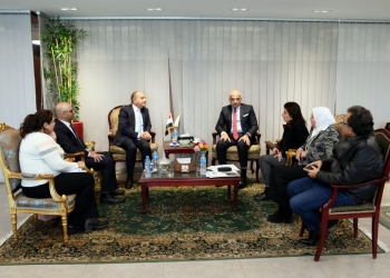 رئيس جامعة عين شمس يبحث التعاون الأكاديمي مع السفير الأردني