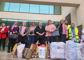 احتفالا بالعام الجديد.. توزيع هدايا علي مرضى مستشفى الأطفال بجامعة عين شمس