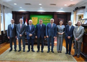 رئيس جامعة الإسكندرية يبحث التعاون مع وفد جامعة بيروت
