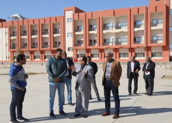 رئيس جامعة جنوب الوادي يتفقد كلية العلاج الطبيعى ومركز التأهيل