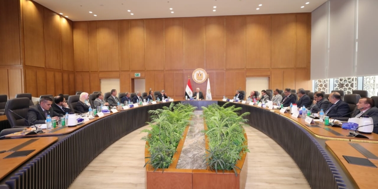 عاشور: إطلاق مُبادرة “تحالف وتنمية” و ربط المُنتج البحثي بالصناعة