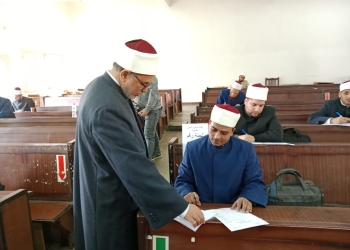 رئيس جامعة الأزهر يتفقد امتحان التخلفات ويتابع اختبارات الترقية للوعاظ