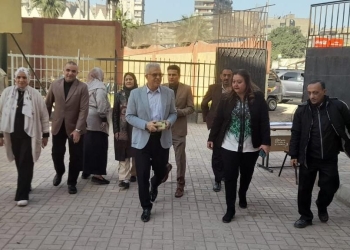 وكيل التعليم بالقاهرة يتابع ختام امتحانات نصف العام 2024 لصفوف الابتدائي